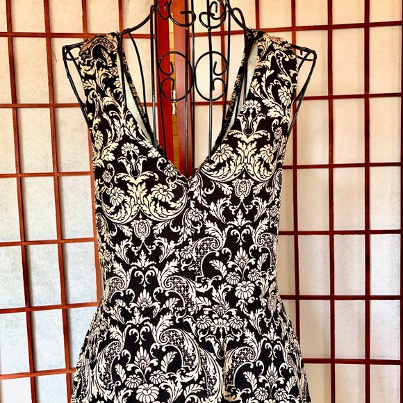 Forever 21 Dresses & Skirts - Forever 21 Tapestry Motif Halter V-Neck Skater Dre